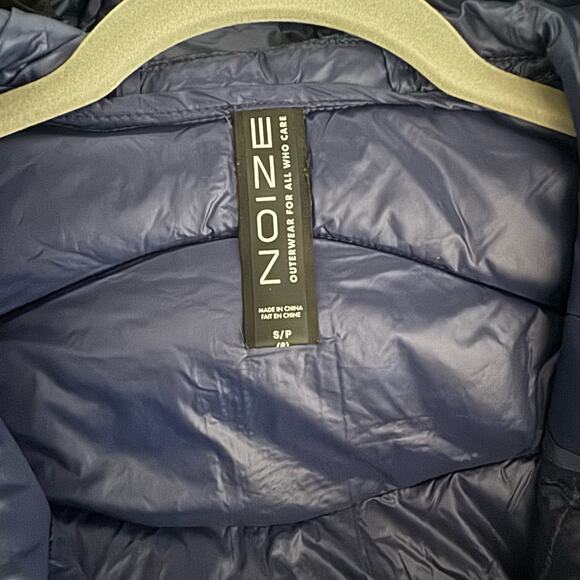 Noize Puffer Winter Jacket in a Heathered Navy - Picture 8 of 8